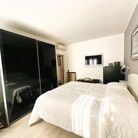 Comfort E Charme Nel Cuore Di Tv Apartamento