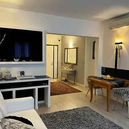Confort E Charme Nel Cuore Di Tv Apartamento